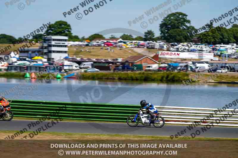 Vintage motorcycle club;eventdigitalimages;mallory park;mallory park trackday photographs;no limits trackdays;peter wileman photography;trackday digital images;trackday photos;vmcc festival 1000 bikes photographs